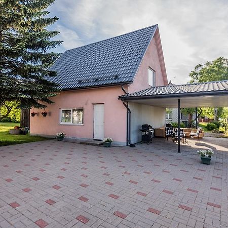 Villa Lubja Holiday House Pärnu Exterior foto
